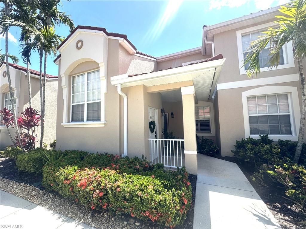 2880 Cypress Trace CIR 103, Naples, FL 34119