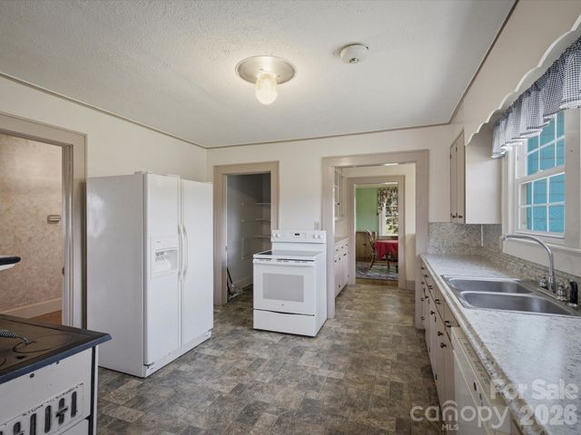 2401 Lail Road, Morganton, NC 28655