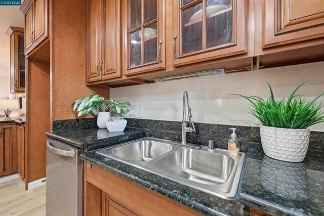 1073 Mohr Ln C, Concord, CA 94518