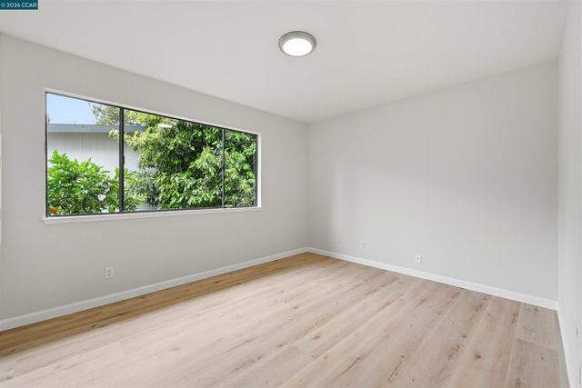 1073 Mohr Ln C, Concord, CA 94518