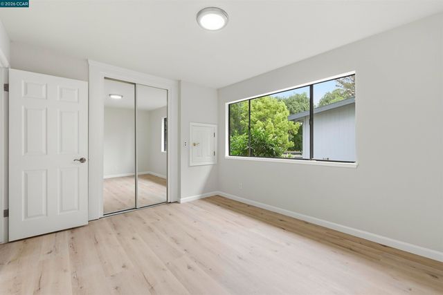 1073 Mohr Ln C, Concord, CA 94518