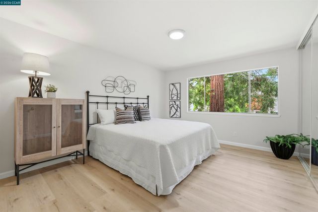 1073 Mohr Ln C, Concord, CA 94518