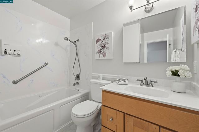 1073 Mohr Ln C, Concord, CA 94518