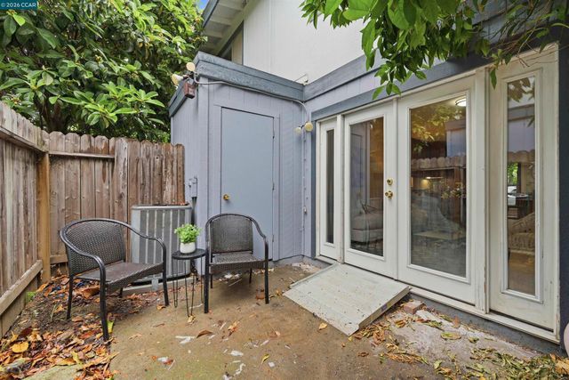 1073 Mohr Ln C, Concord, CA 94518