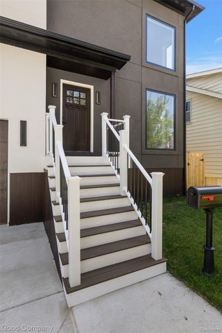 227 W Houstonia Avenue, Royal Oak, MI 48073