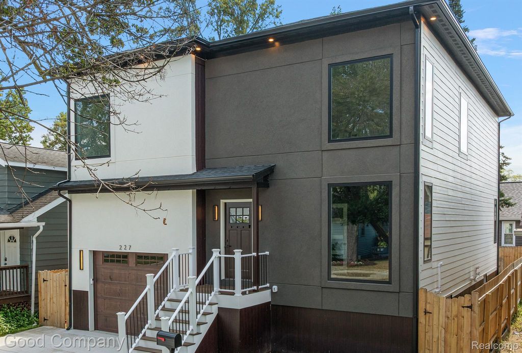 227 W Houstonia Avenue, Royal Oak, MI 48073