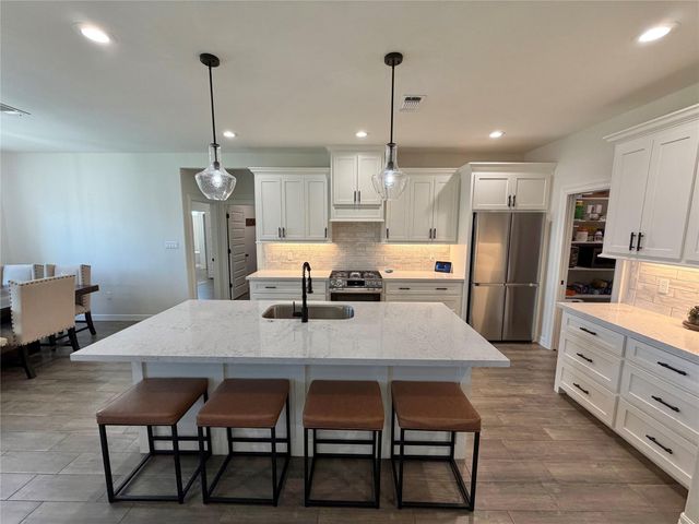 817 Greystone Lane, Angleton, TX 77515