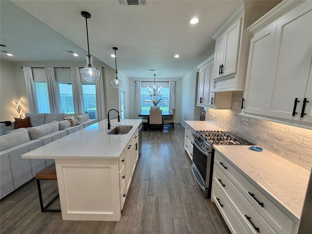 817 Greystone Lane, Angleton, TX 77515