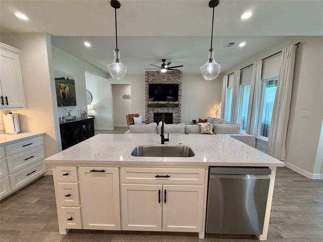 817 Greystone Lane, Angleton, TX 77515