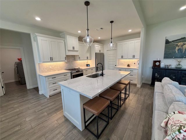 817 Greystone Lane, Angleton, TX 77515