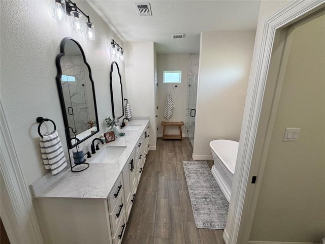 817 Greystone Lane, Angleton, TX 77515