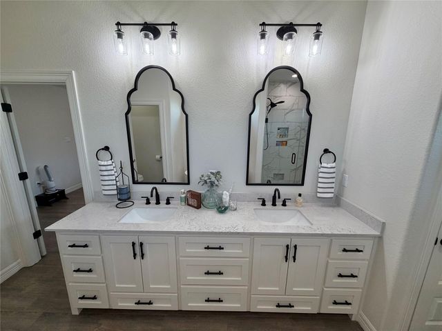 817 Greystone Lane, Angleton, TX 77515