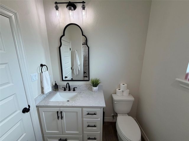 817 Greystone Lane, Angleton, TX 77515