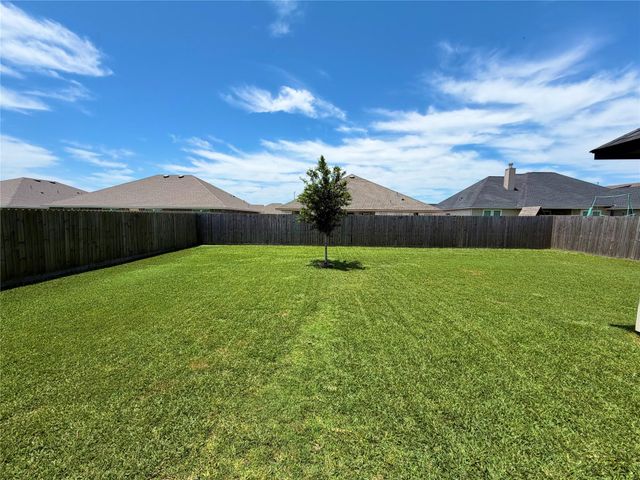 817 Greystone Lane, Angleton, TX 77515