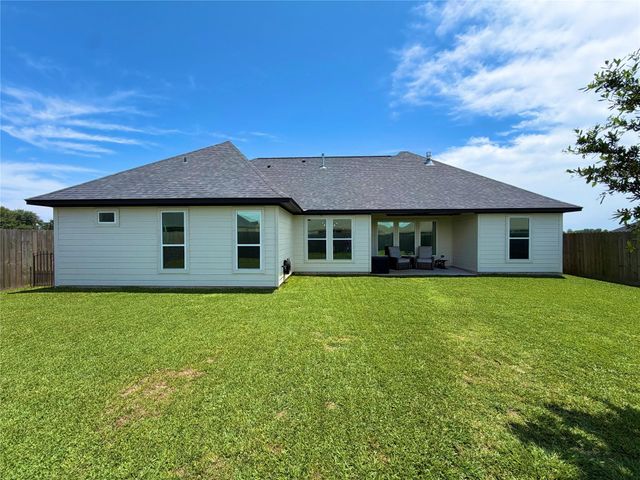 817 Greystone Lane, Angleton, TX 77515