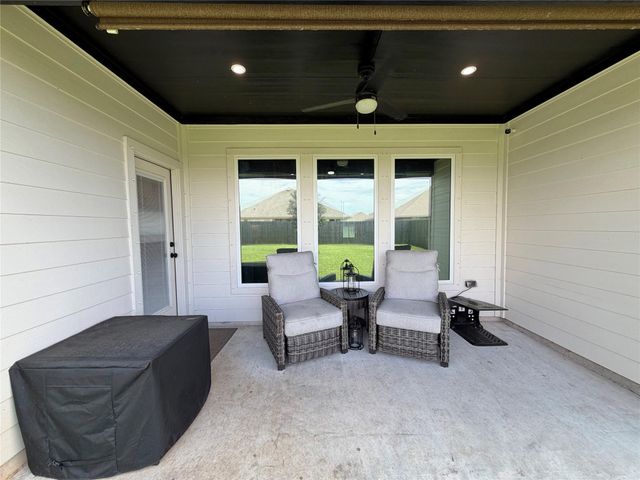817 Greystone Lane, Angleton, TX 77515