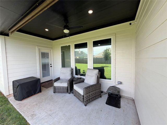 817 Greystone Lane, Angleton, TX 77515
