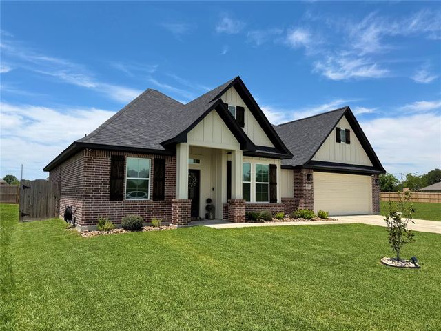 817 Greystone Lane, Angleton, TX 77515