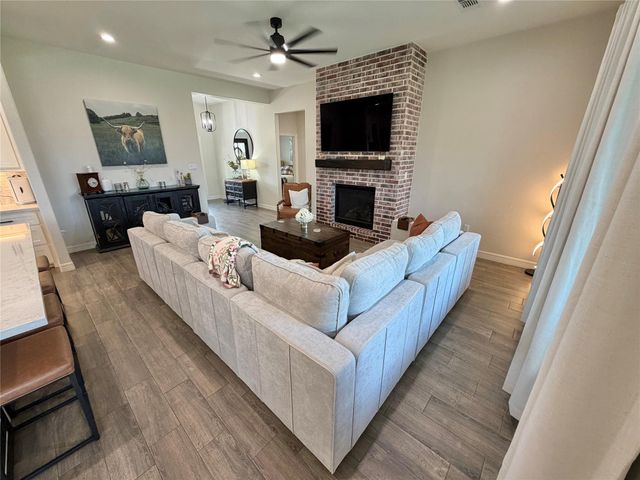 817 Greystone Lane, Angleton, TX 77515