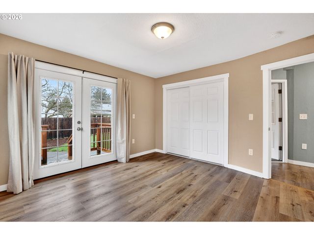 8944 N CLARENDON Ave, Portland, OR 97203