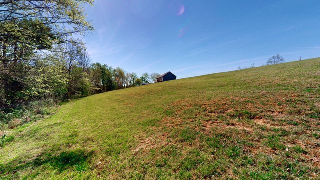 2862 Wixtown Rd, Westmoreland, TN 37186