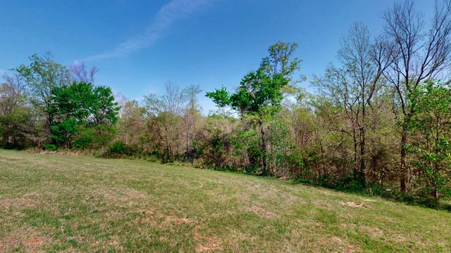 2862 Wixtown Rd, Westmoreland, TN 37186