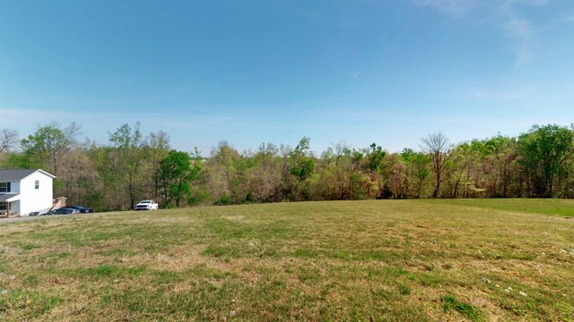 2862 Wixtown Rd, Westmoreland, TN 37186