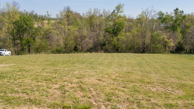 2862 Wixtown Rd, Westmoreland, TN 37186