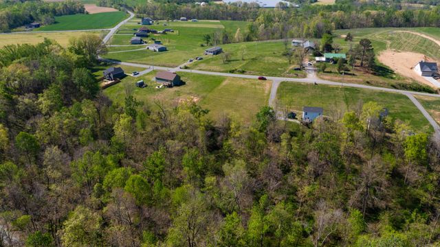 2862 Wixtown Rd, Westmoreland, TN 37186