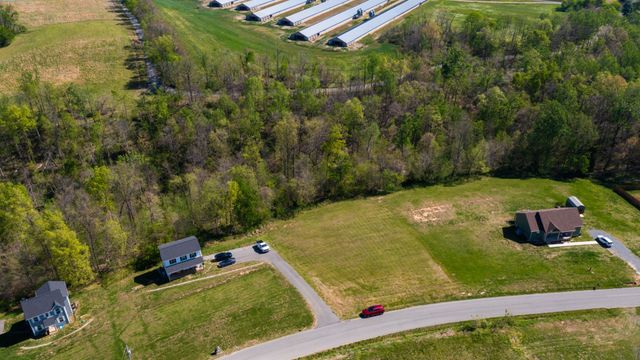 2862 Wixtown Rd, Westmoreland, TN 37186