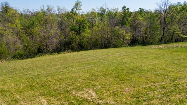 2862 Wixtown Rd, Westmoreland, TN 37186