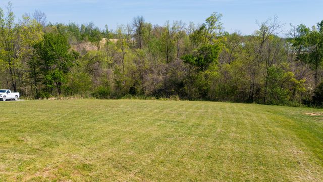 2862 Wixtown Rd, Westmoreland, TN 37186