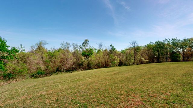 2862 Wixtown Rd, Westmoreland, TN 37186