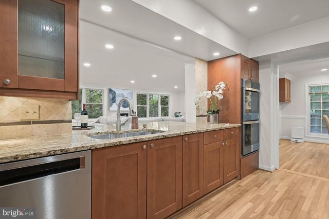 10600 VANTAGE CT, Potomac, MD 20854