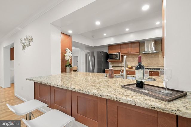 10600 VANTAGE CT, Potomac, MD 20854