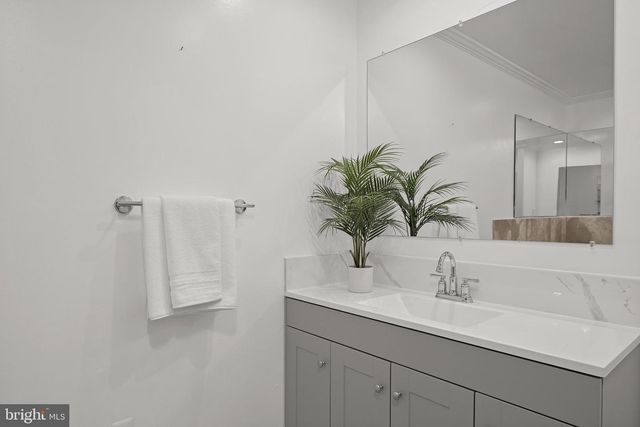 10600 VANTAGE CT, Potomac, MD 20854