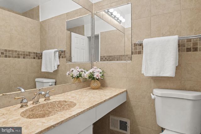 10600 VANTAGE CT, Potomac, MD 20854