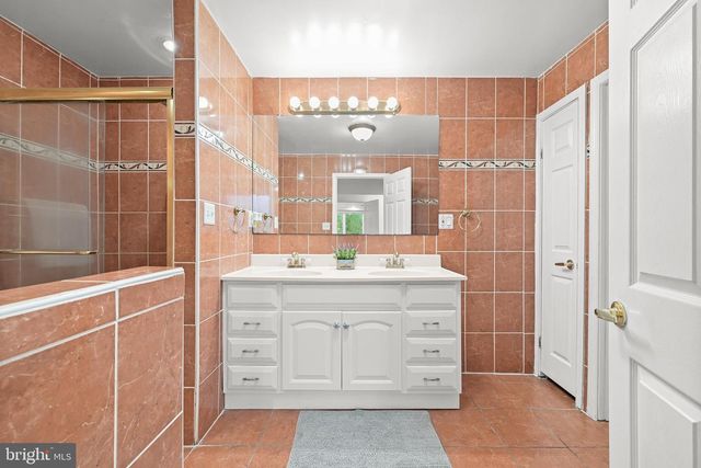 10600 VANTAGE CT, Potomac, MD 20854