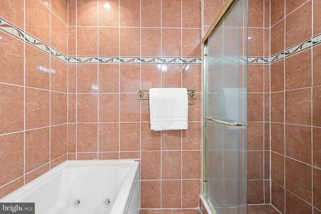 10600 VANTAGE CT, Potomac, MD 20854