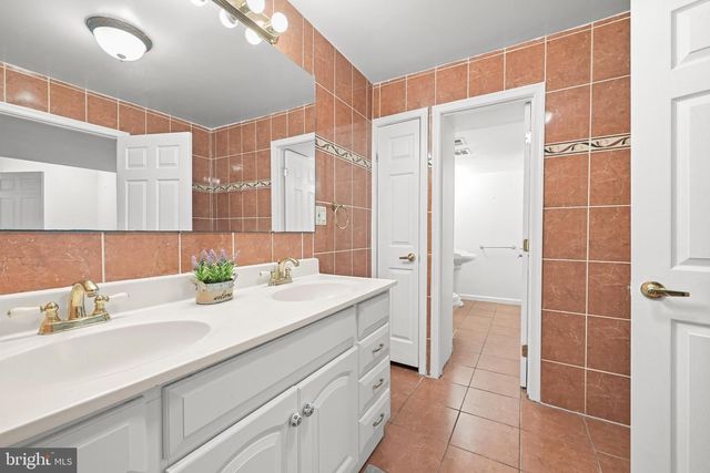 10600 VANTAGE CT, Potomac, MD 20854