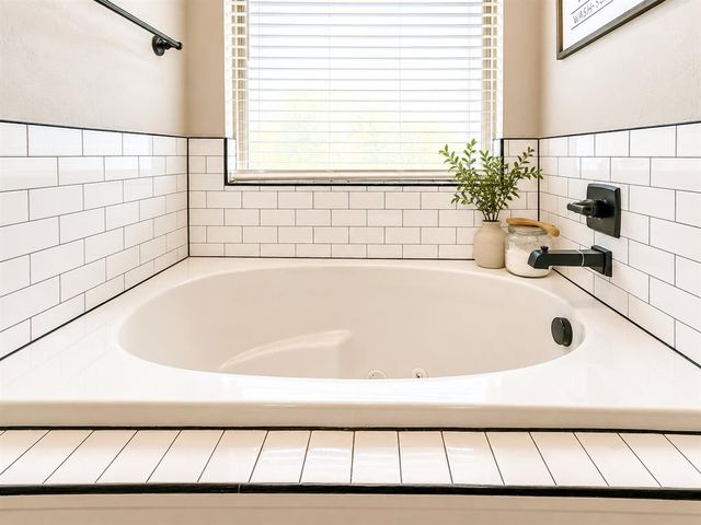 1117 SE 29th Street, Moore, OK 73160