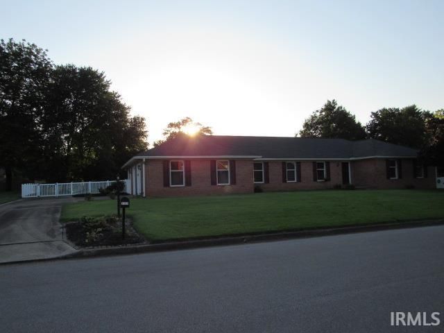1117 Pinehurst Drive, Mount Vernon, IN 47620
