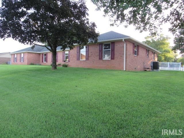 1117 Pinehurst Drive, Mount Vernon, IN 47620