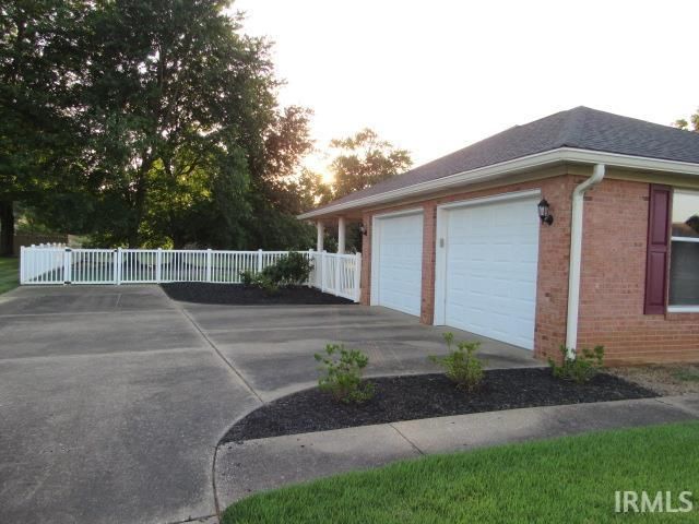 1117 Pinehurst Drive, Mount Vernon, IN 47620