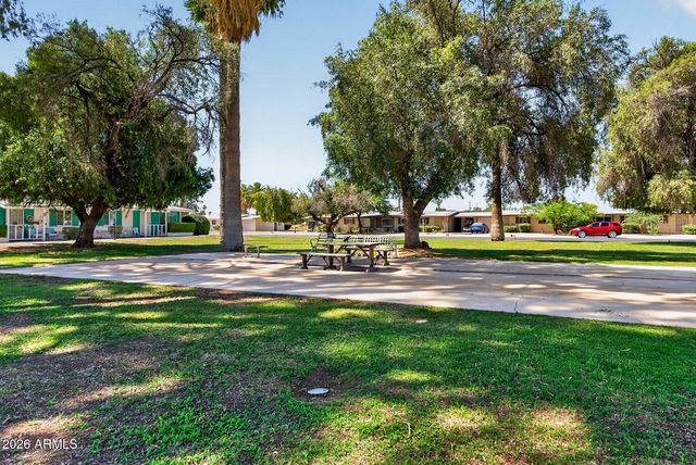 10432 W OAKMONT Drive, Sun City, AZ 85351