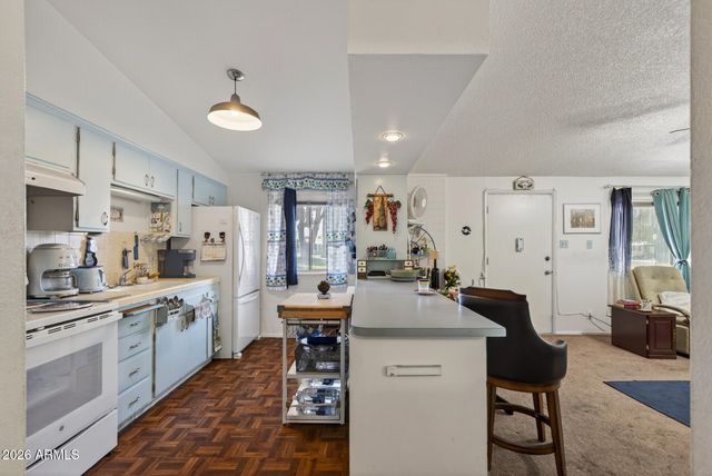 10432 W OAKMONT Drive, Sun City, AZ 85351
