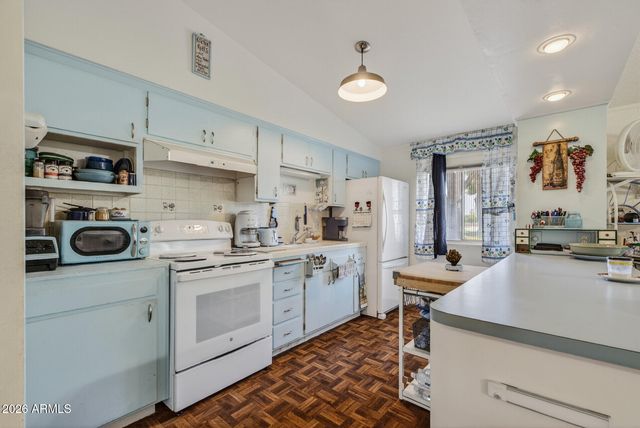 10432 W OAKMONT Drive, Sun City, AZ 85351
