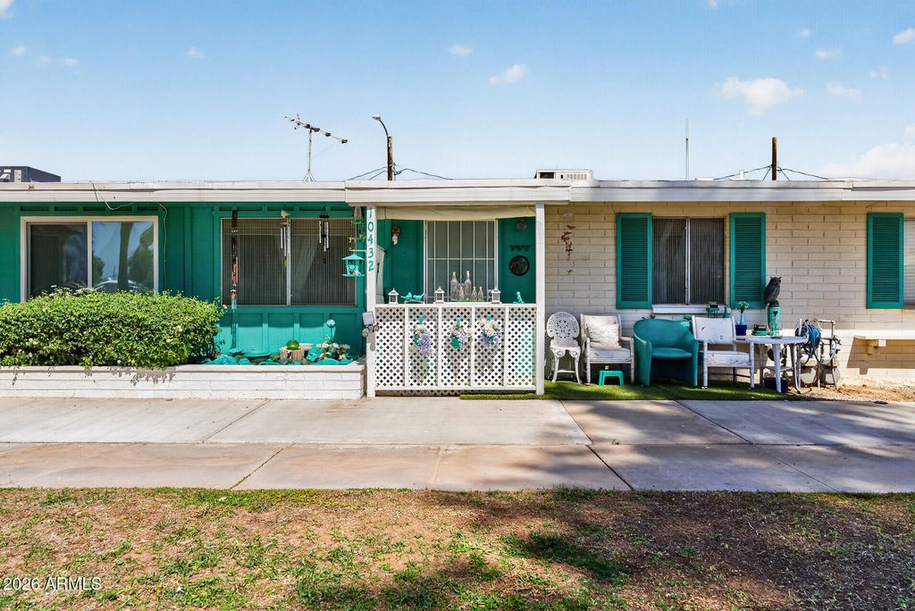 10432 W OAKMONT Drive, Sun City, AZ 85351