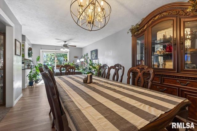 7460 Rolling Oaks Drive, Riverton, IL 62561