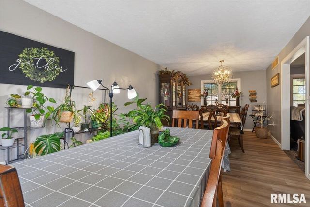 7460 Rolling Oaks Drive, Riverton, IL 62561